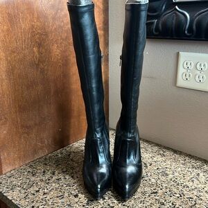 Black boots. Size 40